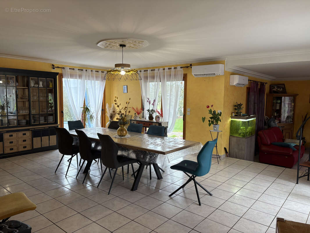 Maison à LA HAIE-TRAVERSAINE