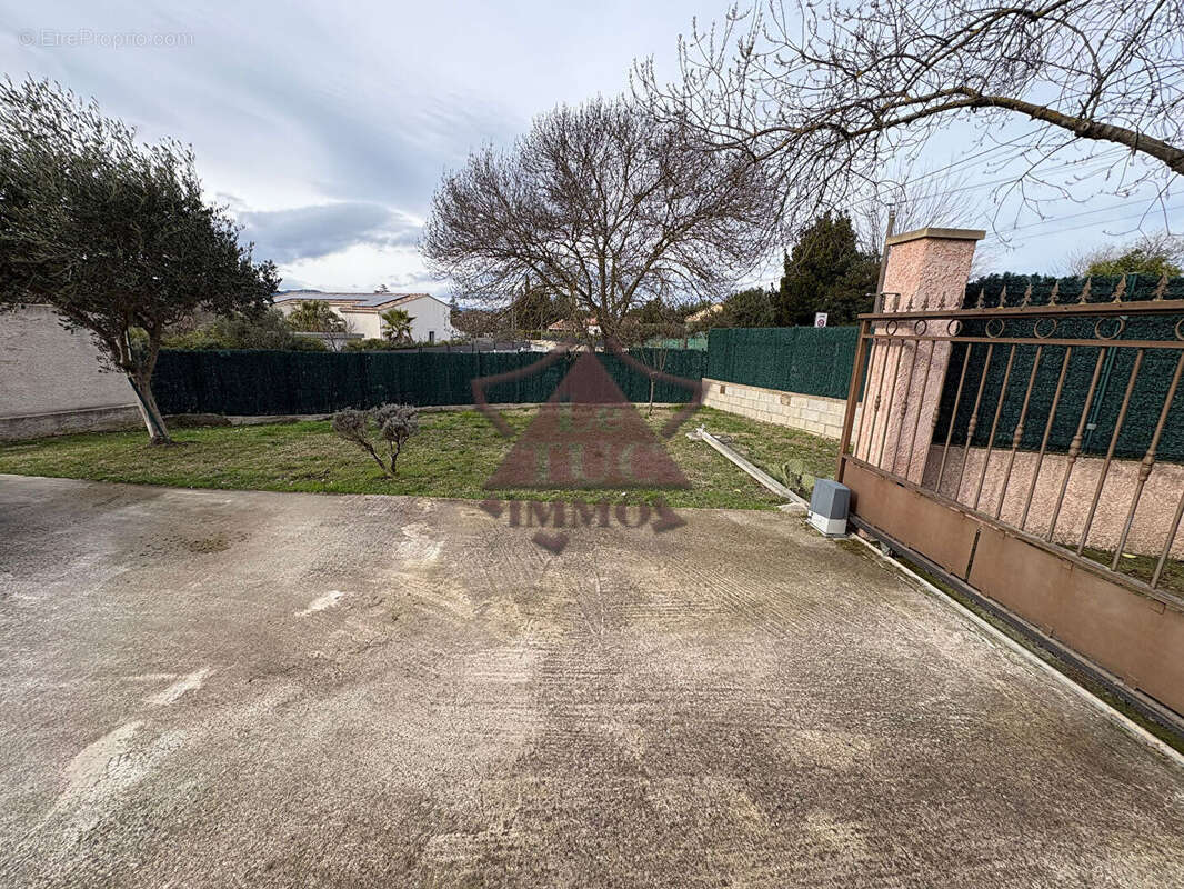 Maison à SAINT-HILAIRE-DE-BRETHMAS