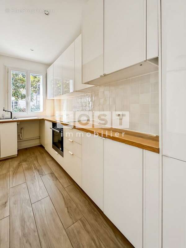 Appartement à LA GARENNE-COLOMBES