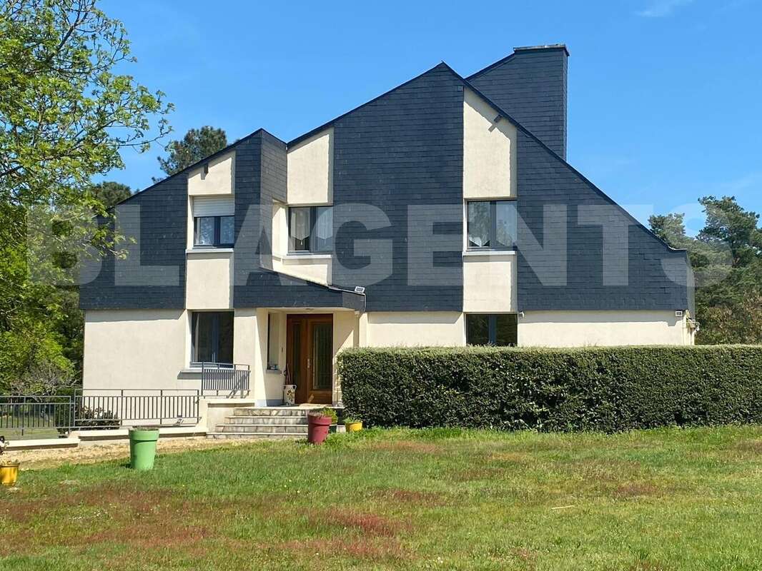 WhatsApp Image 2025-04-11 à 15 - Maison à CRE