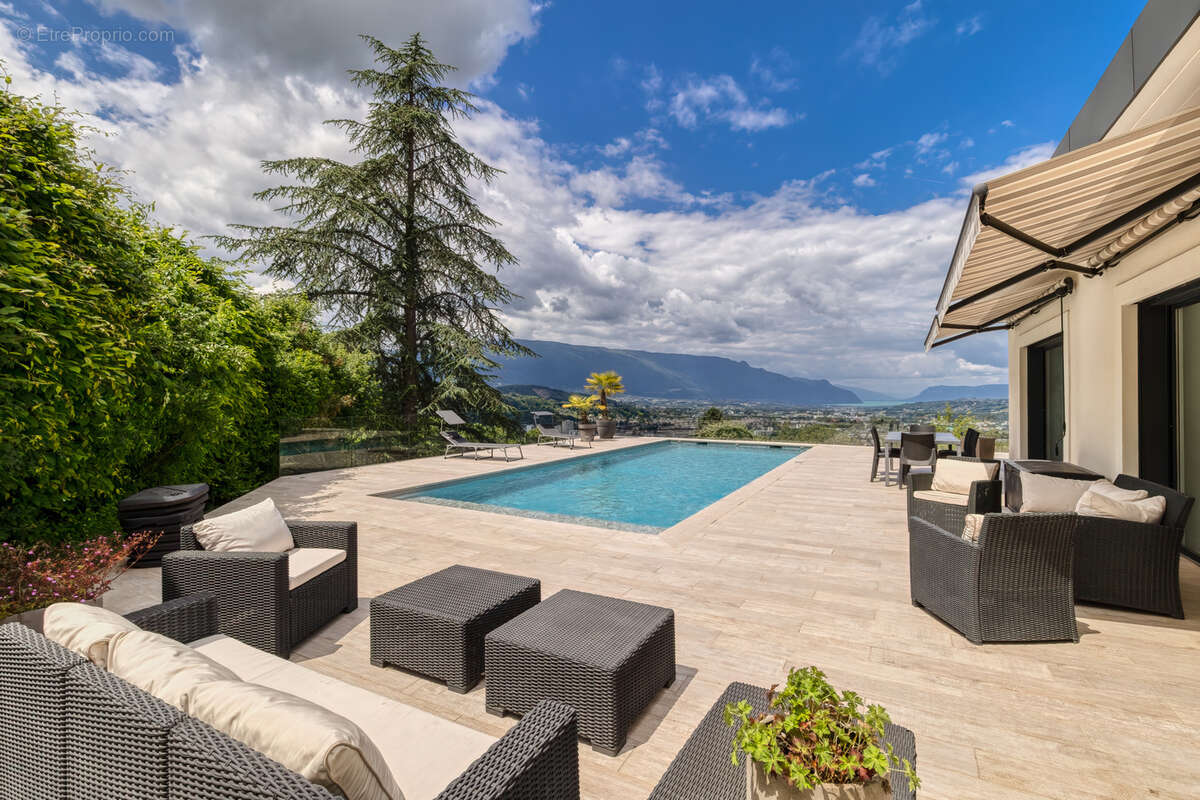 Maison à JACOB-BELLECOMBETTE