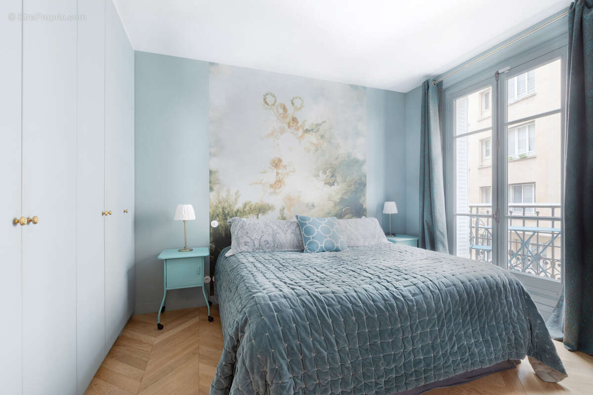 Appartement à PARIS-16E