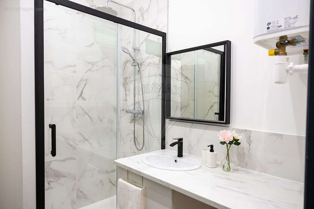 Appartement à MARSEILLE-4E