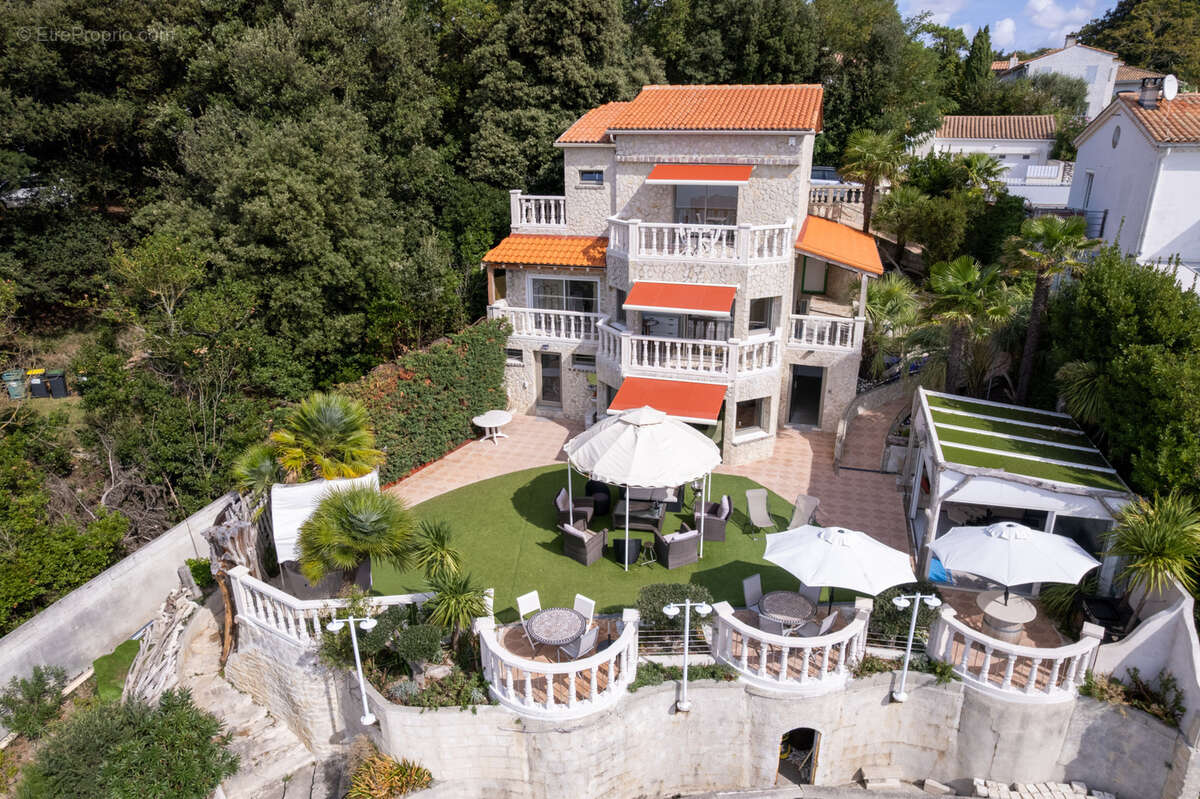 Maison à MESCHERS-SUR-GIRONDE