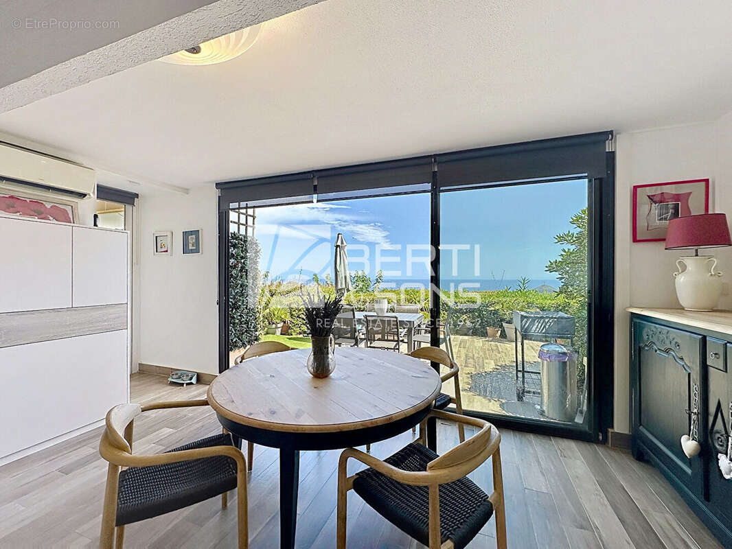 Appartement à MANDELIEU-LA-NAPOULE