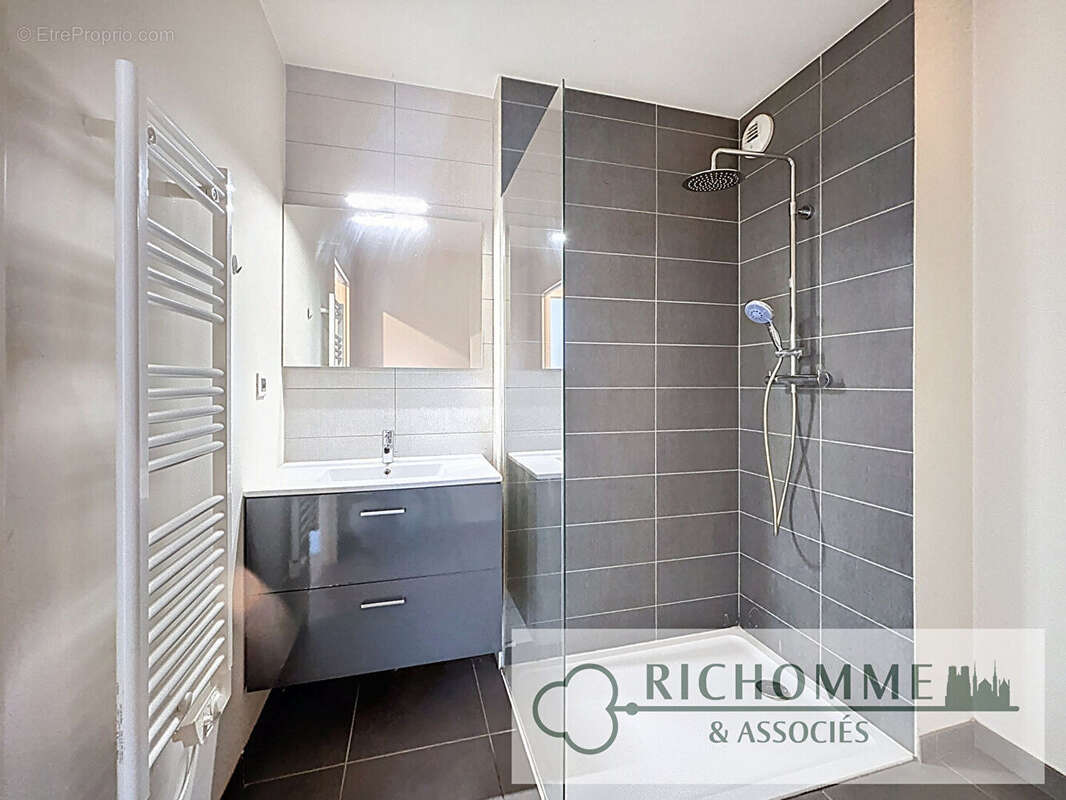 Appartement à BEZANNES
