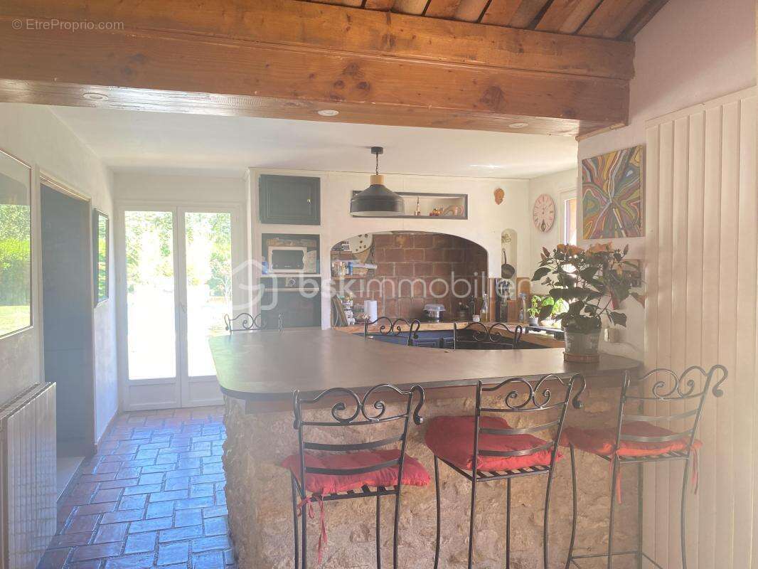 Maison à LA ROQUE-D'ANTHERON