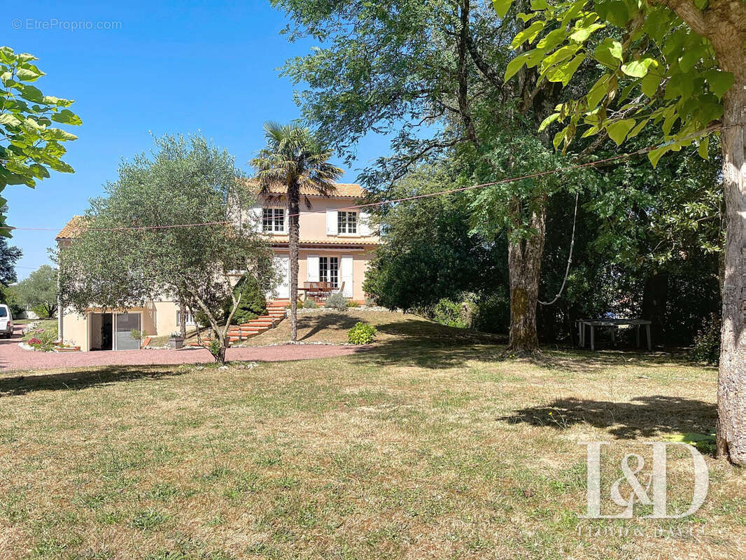 Maison à MESCHERS-SUR-GIRONDE