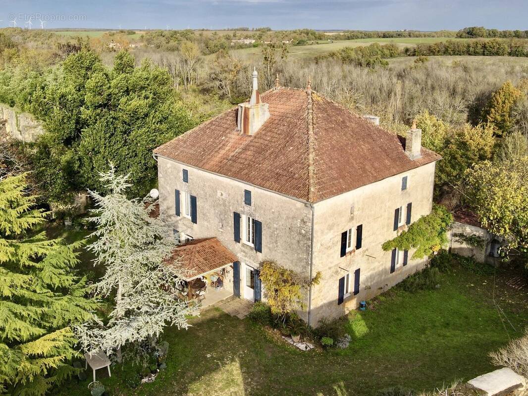 Maison à SAINT-FRONT