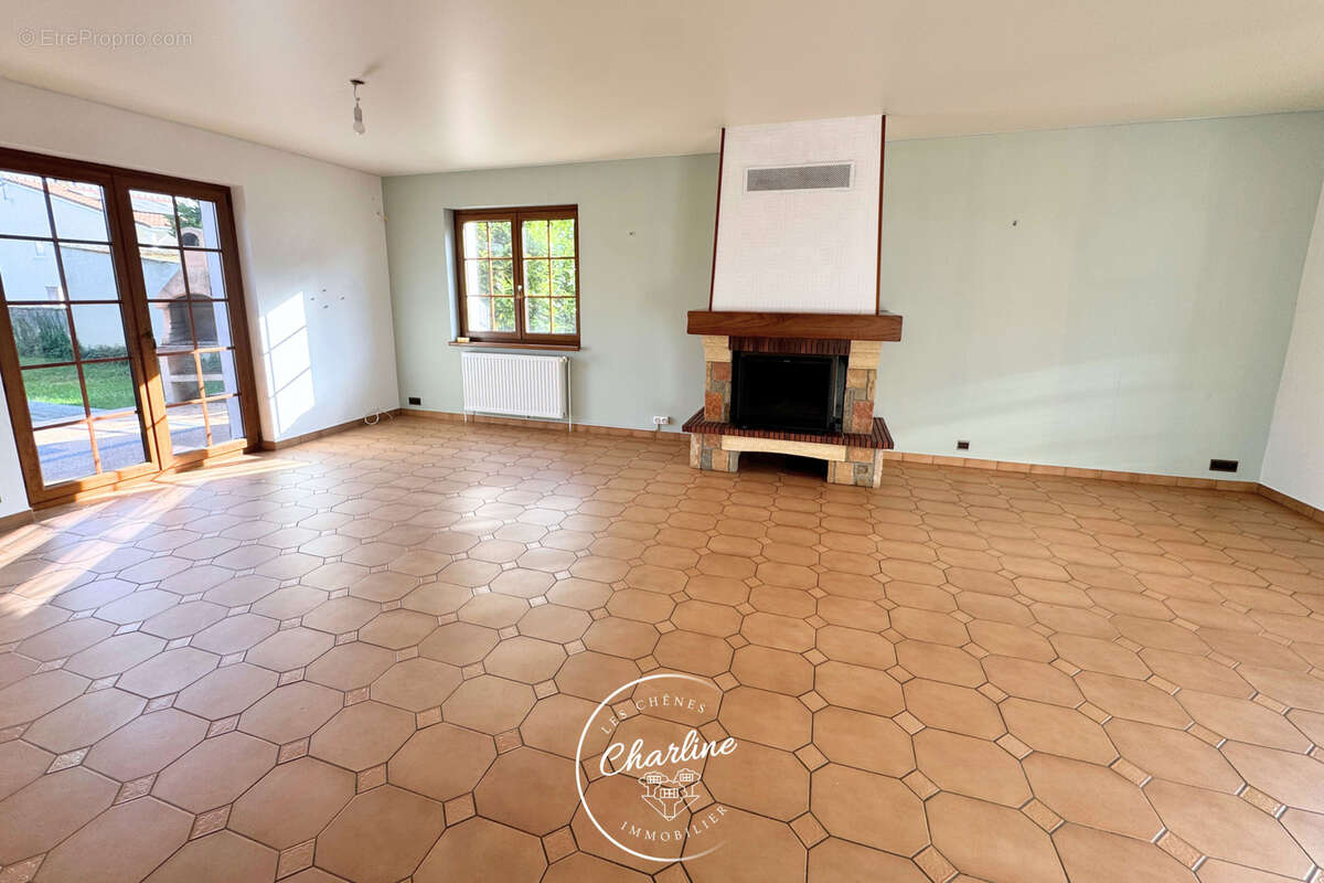 Maison à SAINTE-MARIE-AUX-CHENES