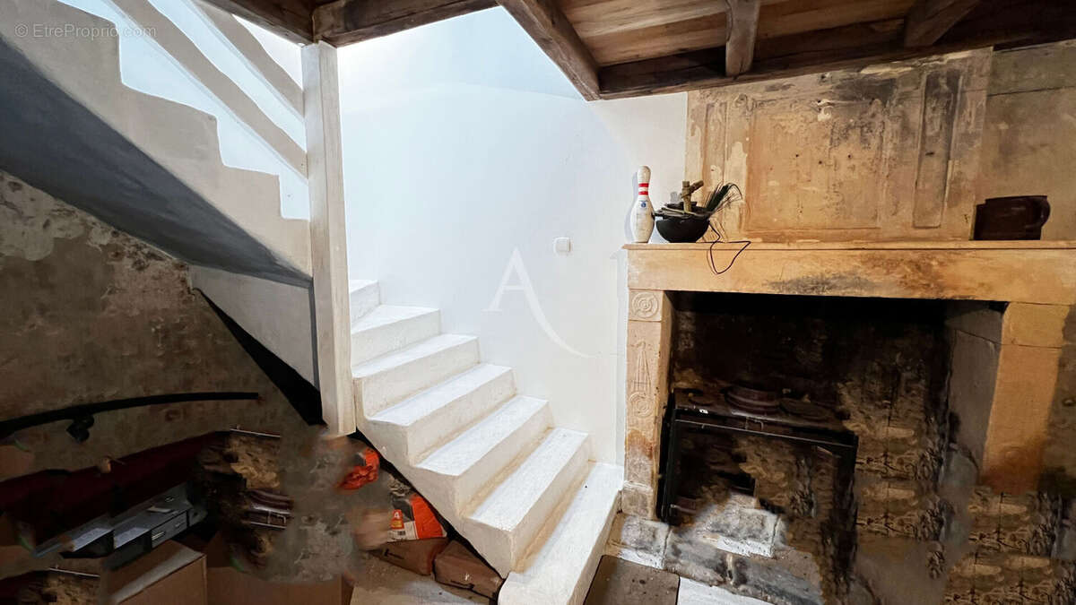 Maison Le Gua 9 pièces 6 chambres dépendance - photo 16