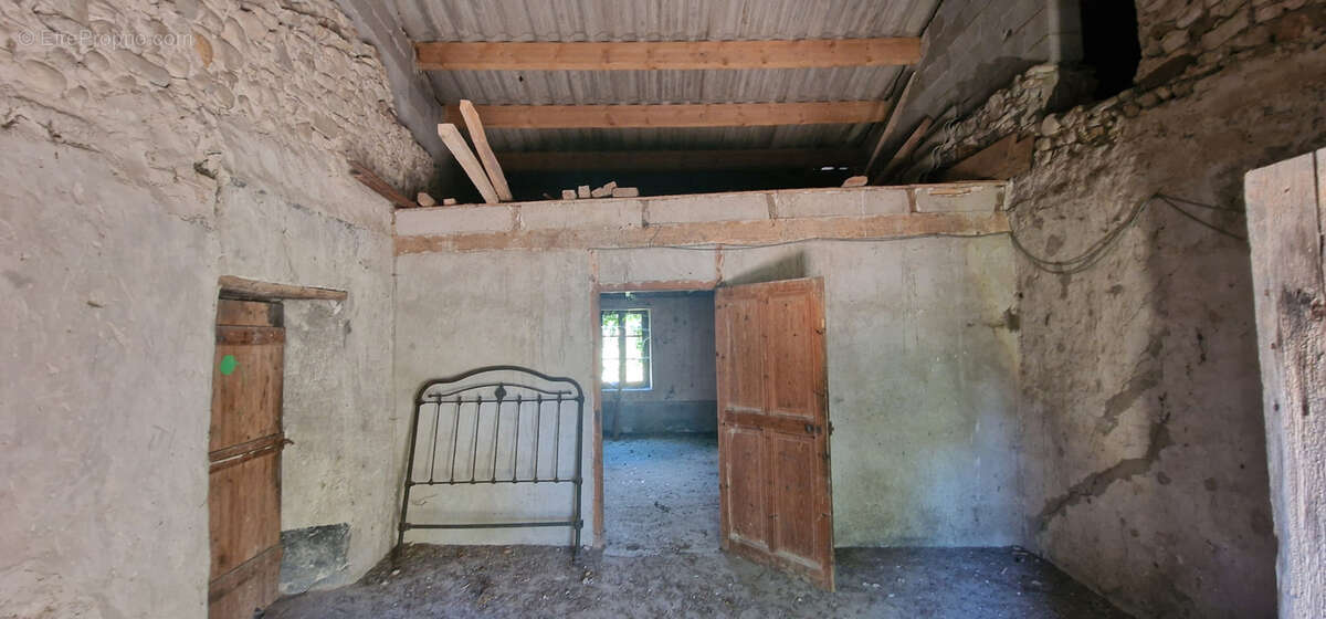 Maison à LA BEGUDE-DE-MAZENC