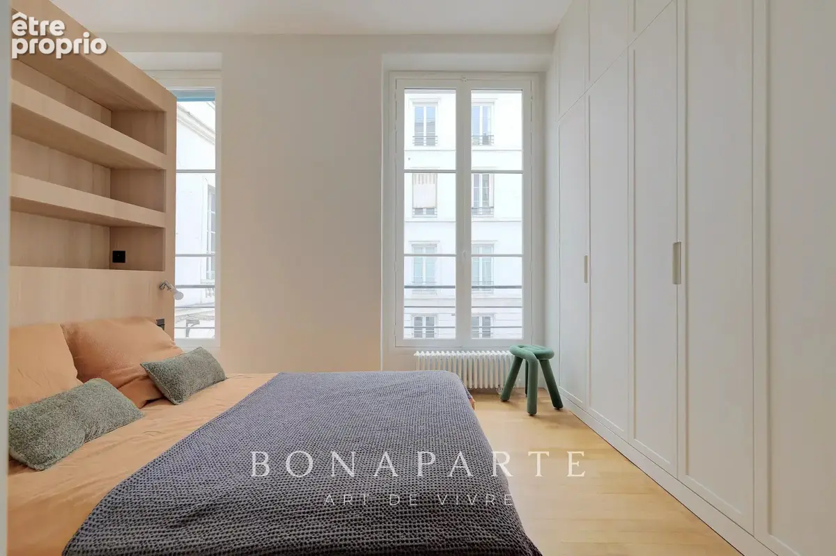 PARIS 9 - Duplex entièrement rénové - photo 16