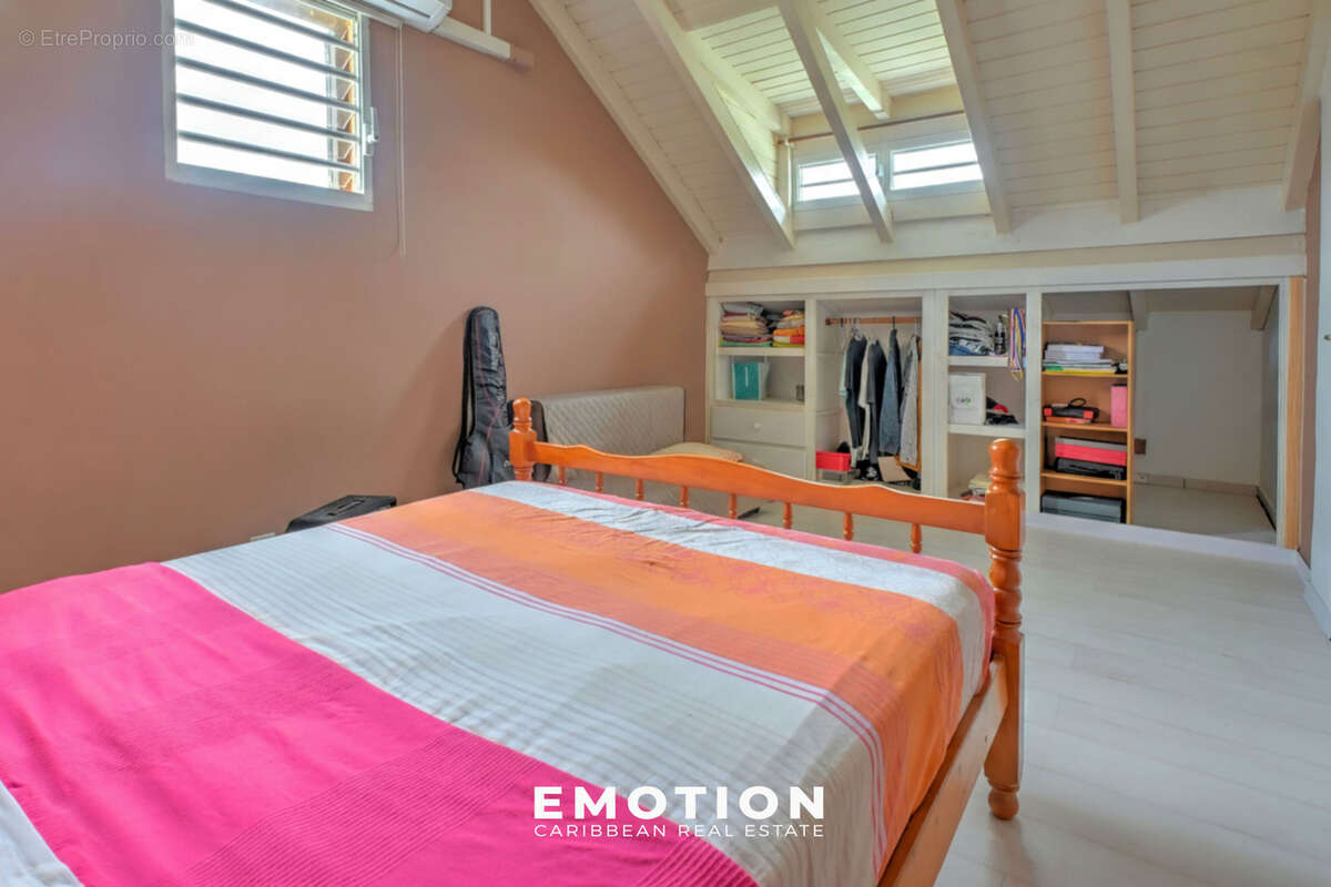 Maison à PETIT-BOURG