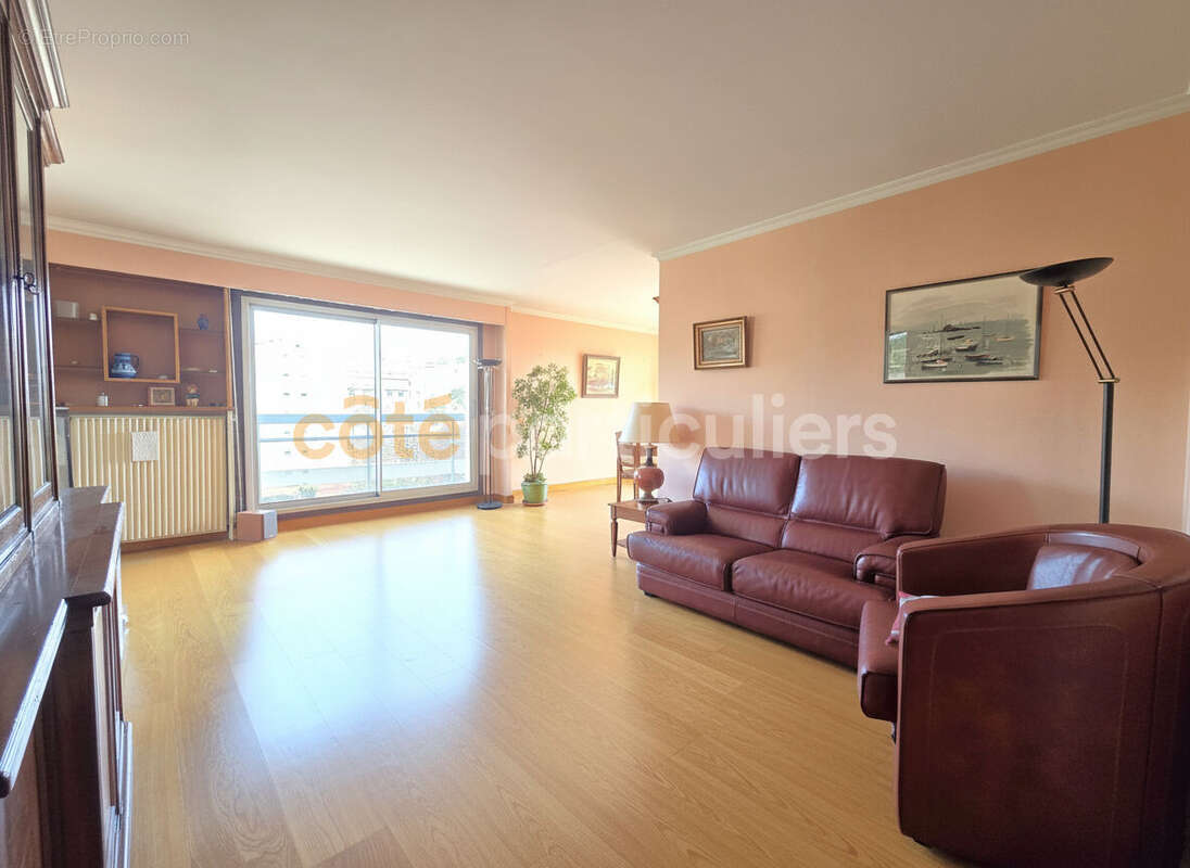 Appartement Saint Germain En Laye 5 pièce(s) 94 m2 - Balcon - Double Box - photo 4