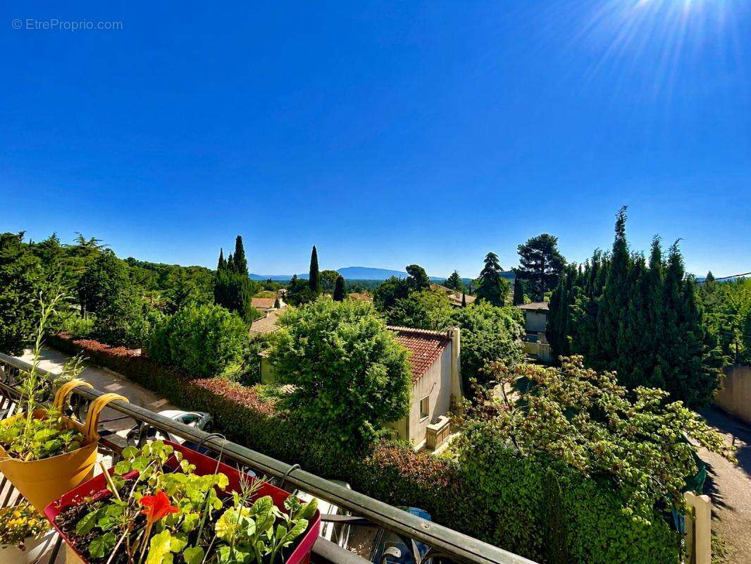 Appartement à VILLENEUVE-LES-AVIGNON