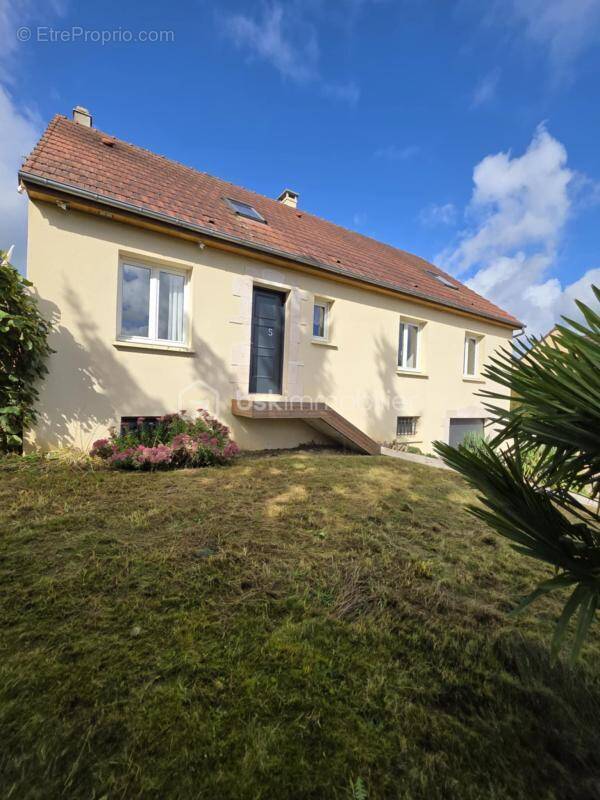 Maison à SAINTE-GAUBURGE-SAINTE-COLOMBE