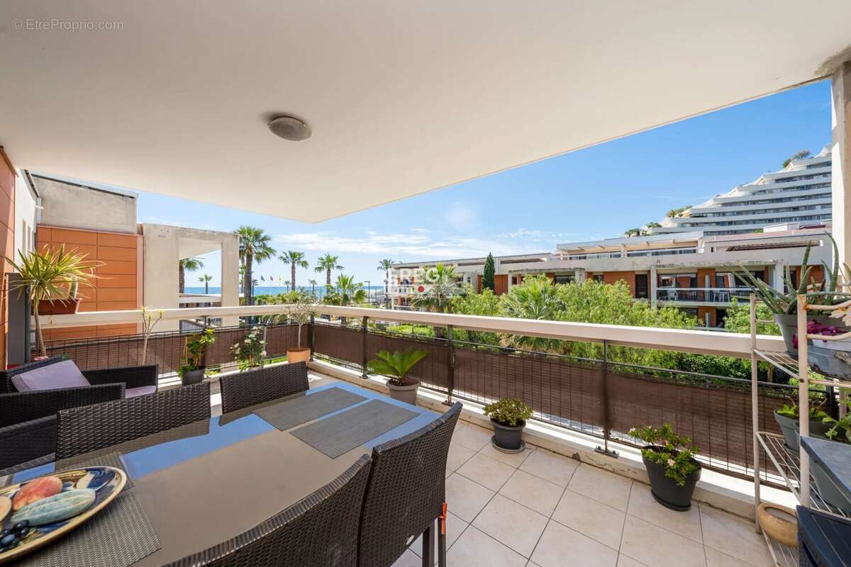 Appartement à VILLENEUVE-LOUBET