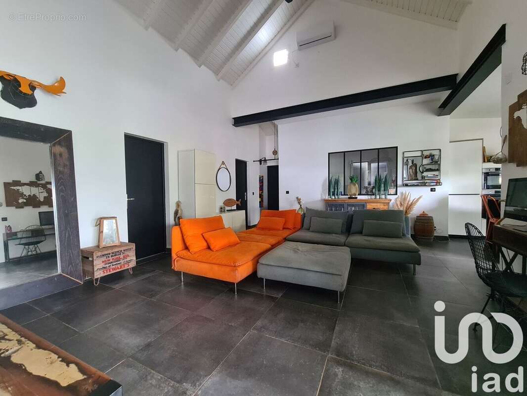 Maison 135 m² à Sainte-Anne  - photo 3