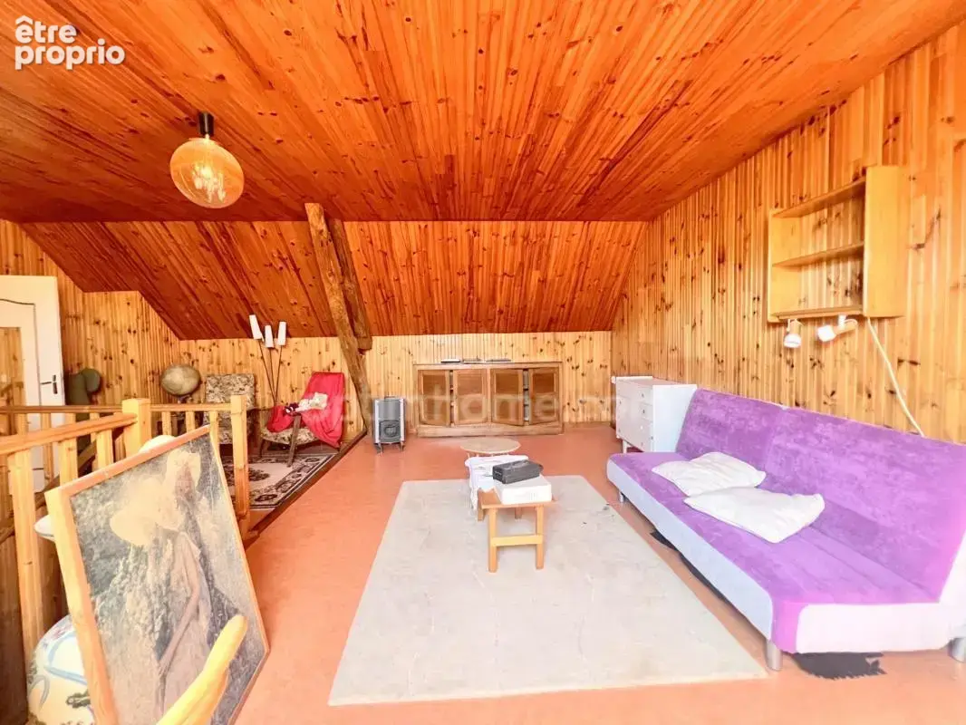 Au coeur du charmant village de Poulaines, une authentique longère de 6 pièces accompagnée de ses dépendances, offrant un cadre  - photo 11