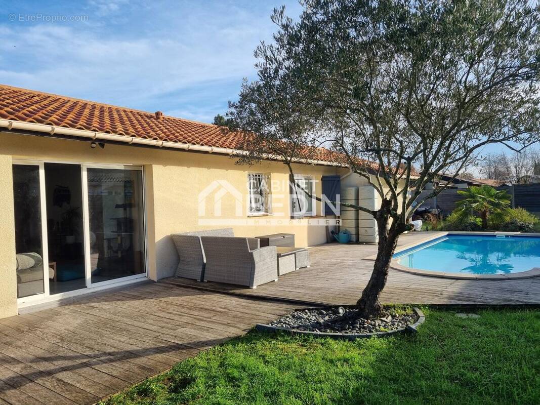 Maison à LE HAILLAN