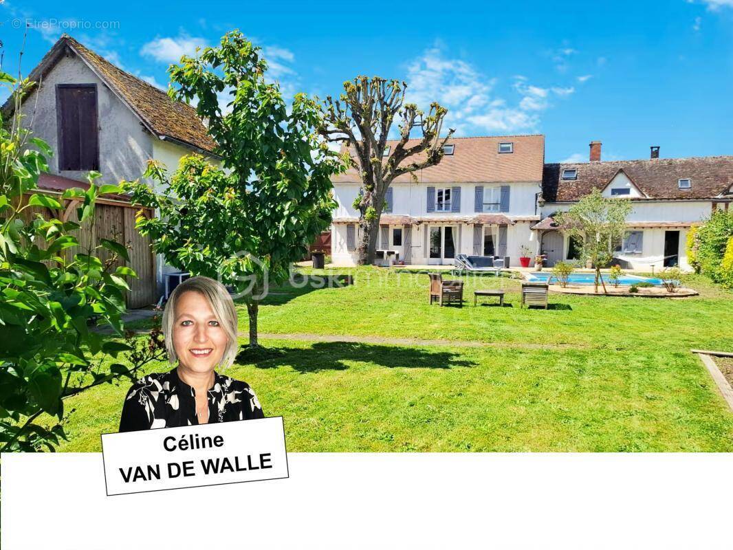 Maison à HOUDAN