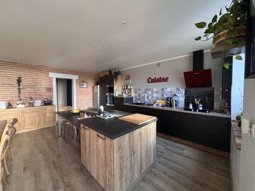 Maison à YGOS-SAINT-SATURNIN