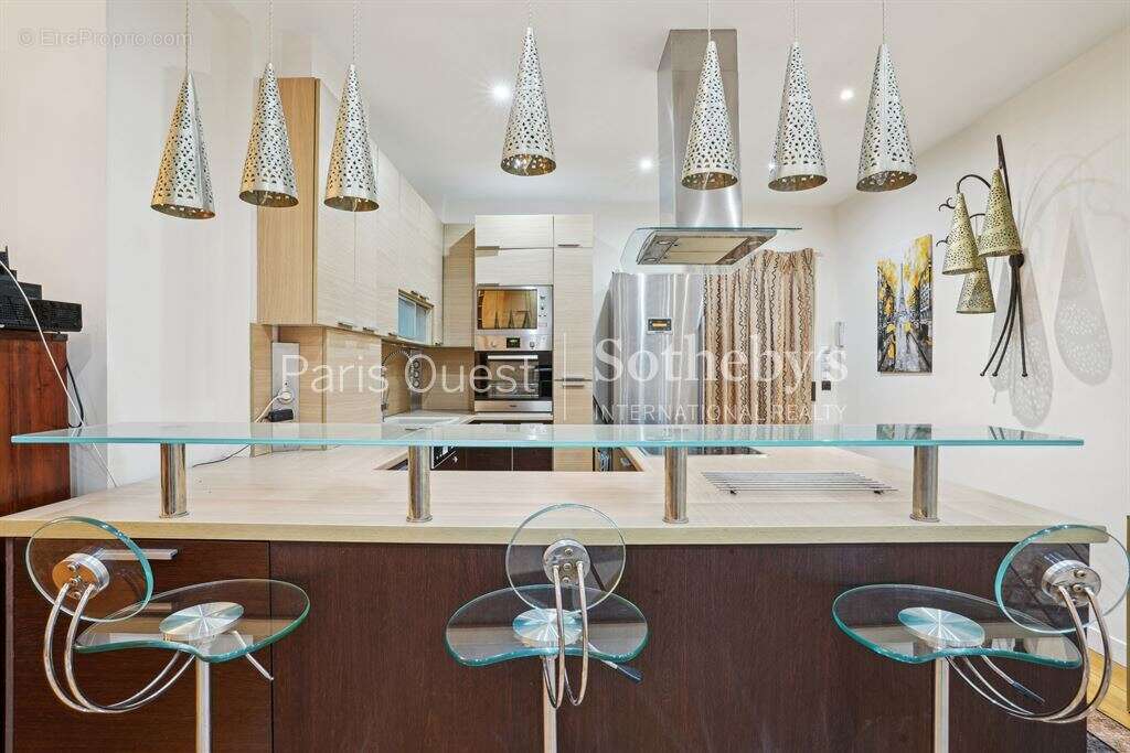 Appartement à NEUILLY-SUR-SEINE