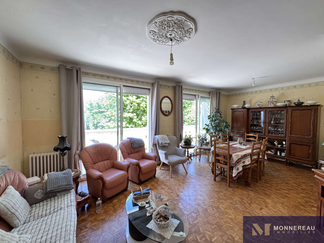 Ensemble immobilier avec local commercial et logement avec jardin - photo 4