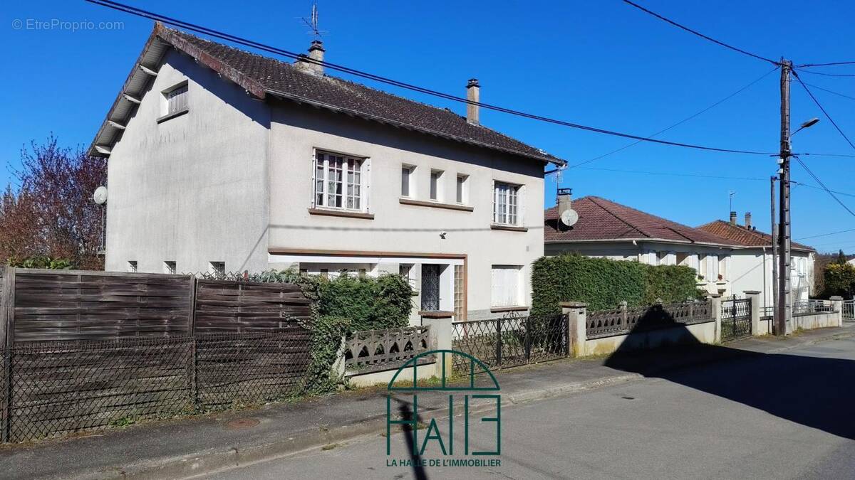 Maison à SAINT-JUNIEN