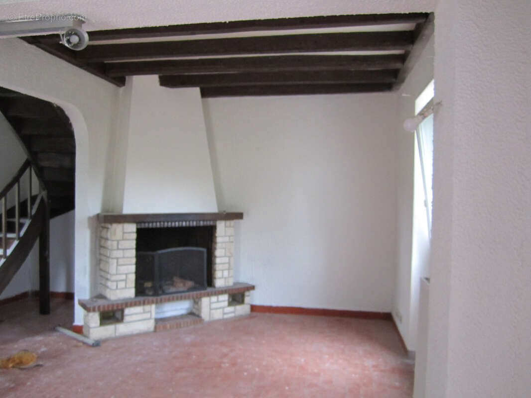 Maison à NEUVILLE-SUR-BRENNE