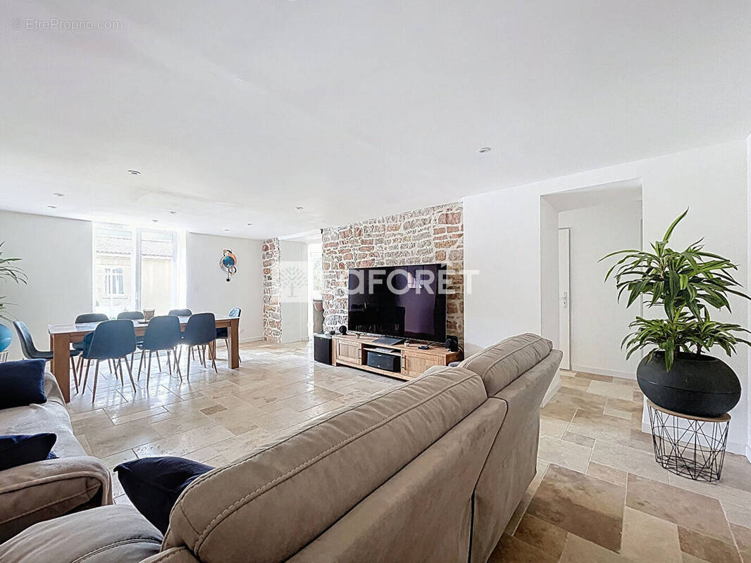 Appartement à CHARNAY-LES-MACON