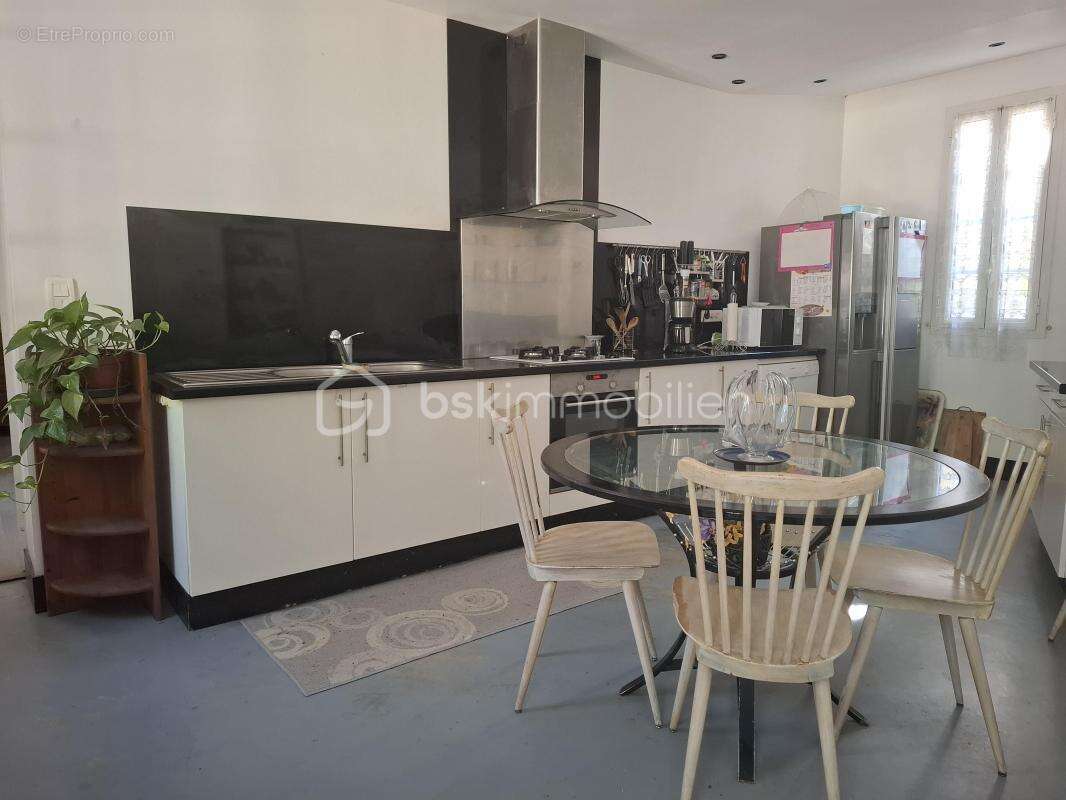 Authentique girondine 260 m² – Terrain arboré de 2 500 m² – Sainte-Terre (33350) - photo 5