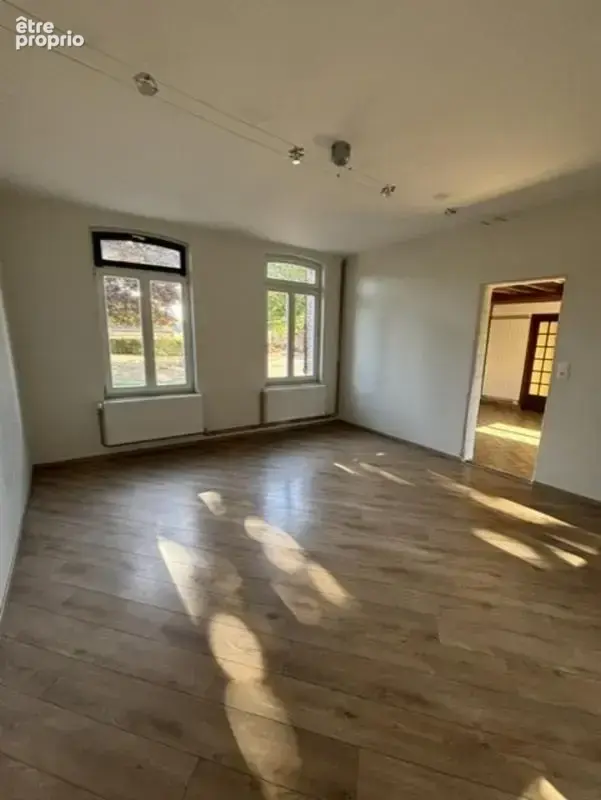 NOUVEAUTÉ – Maison de caractère rénovée de 183 m² avec fort potentiel - photo 5