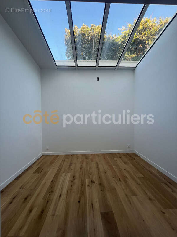 Appartement  hyper centre Royan 4 pièce(s) 115 m2 - photo 5