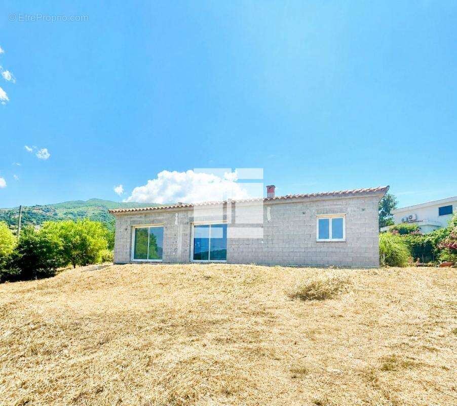 Maison de plain-pied avec 4 chambres - photo 2