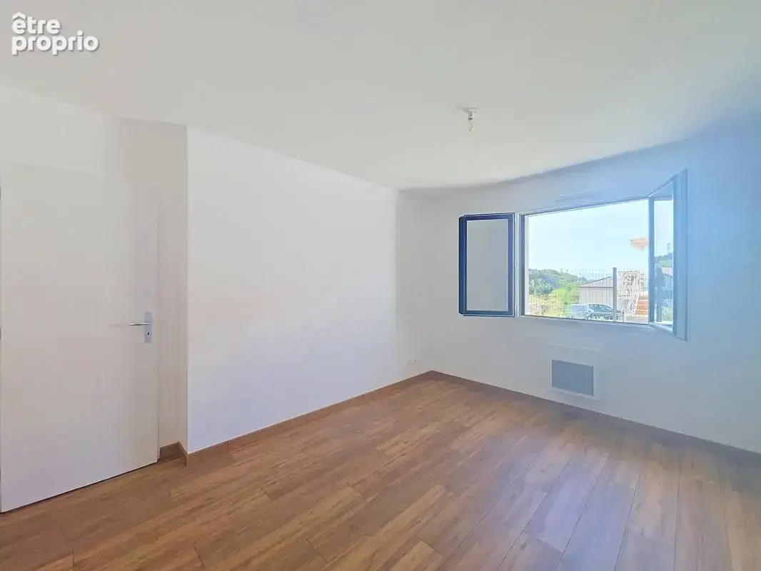 Maison - Plain-pied - 2 Chambres - Buanderie - Garage - Terrasse - photo 16