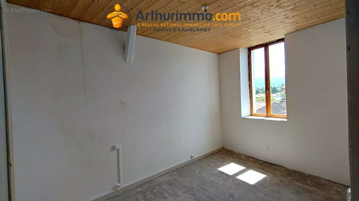 Appartement à LAROQUE-D'OLMES