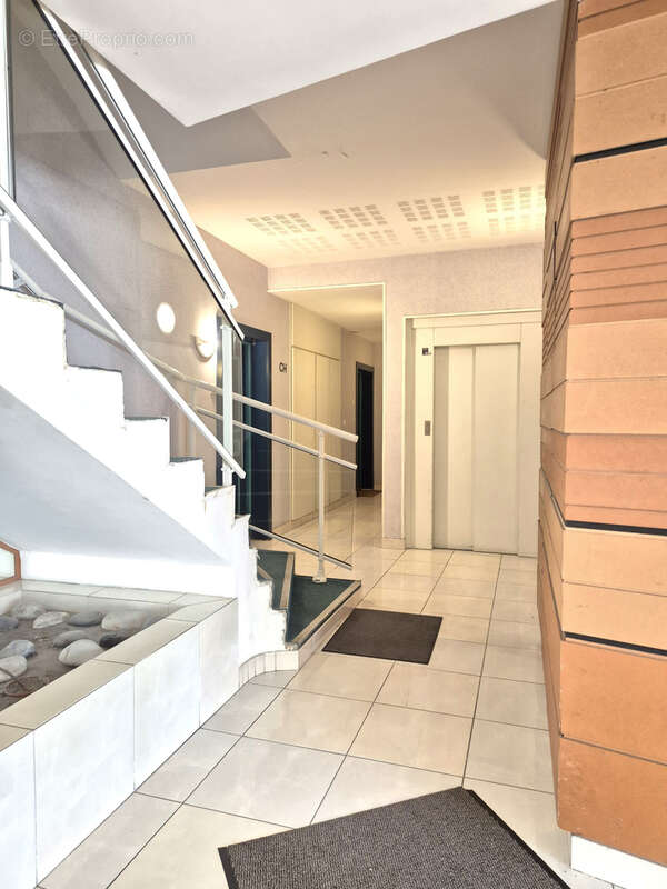 Appartement à VAUX-LE-PENIL