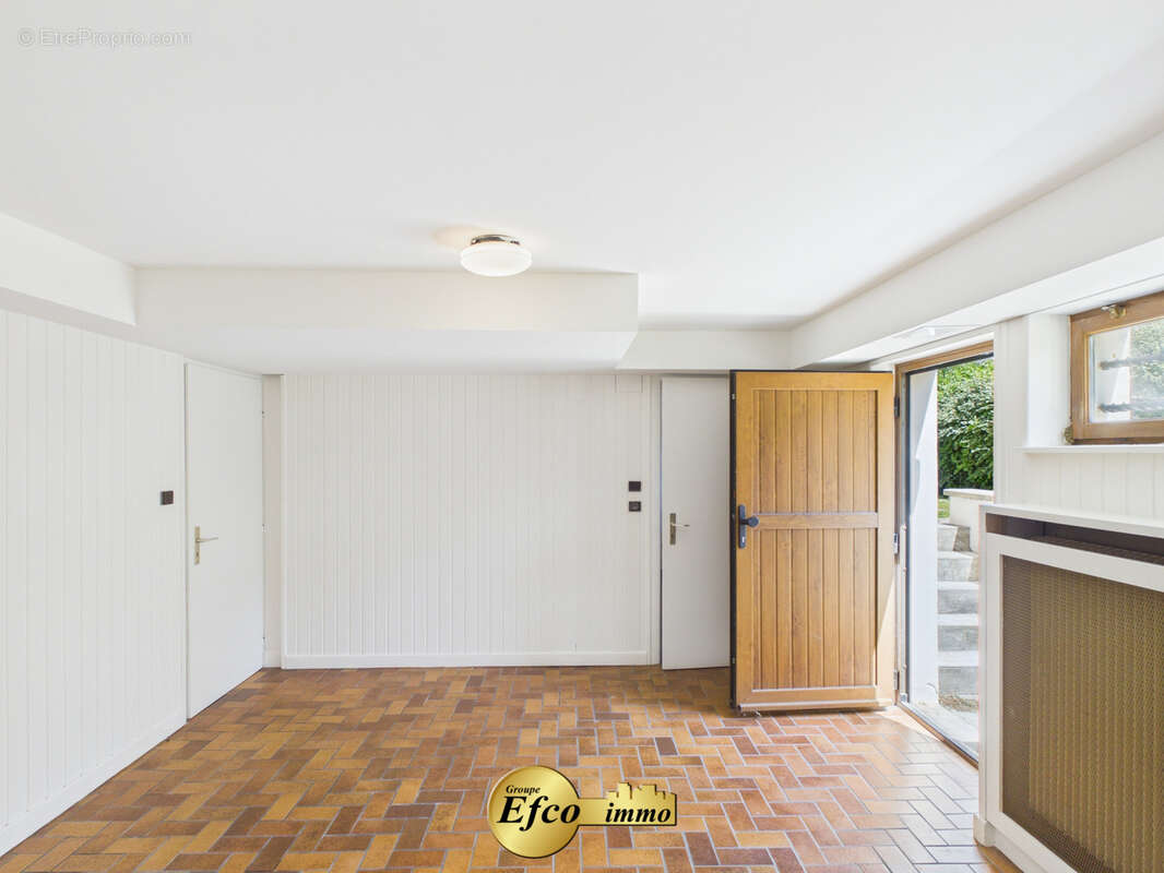 Rare à Pfastatt, maison de plain-pied, Île-de-France, 7 pièces 180 m2 sur 8 ares de terrain avec possibilté ac - photo 13