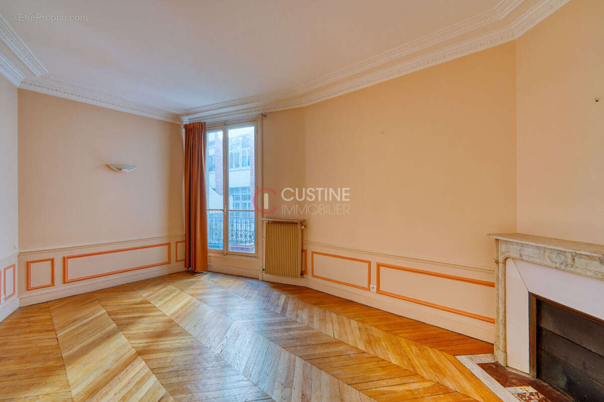 Appartement à PARIS-18E