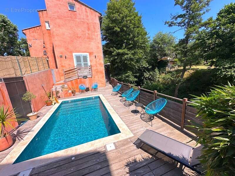 Commerce à COLLOBRIERES