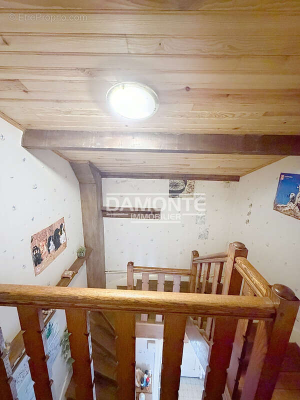 Maison familiale de type 5 à rénover - photo 8