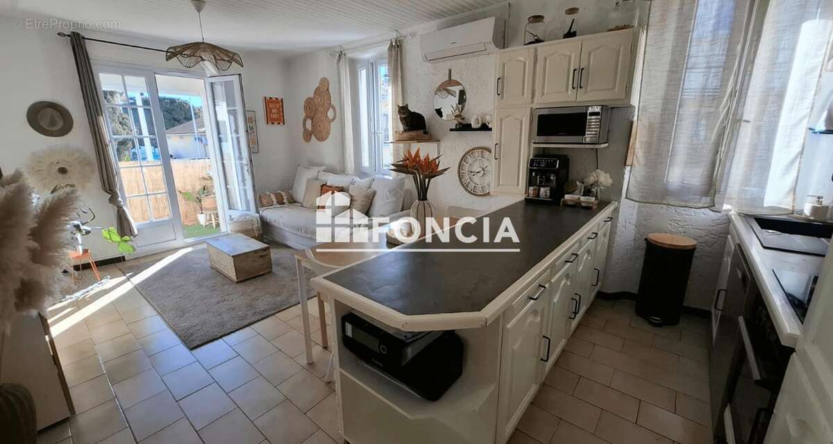 Appartement à LA LONDE-LES-MAURES