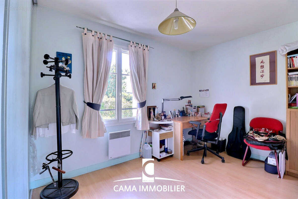 Individuelle - 4 chambres - terrain 595 m2 - sous sol total - gare a pieds - photo 10