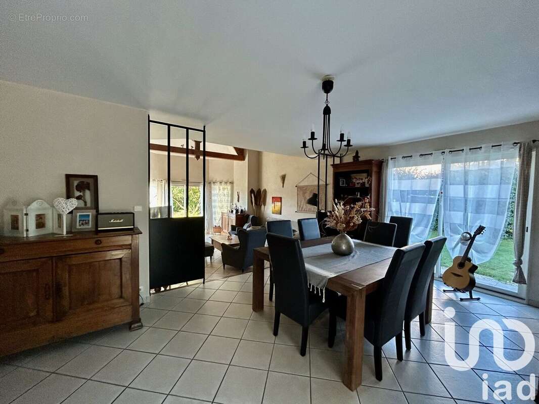 Photo 8 - Maison à NEUILLE