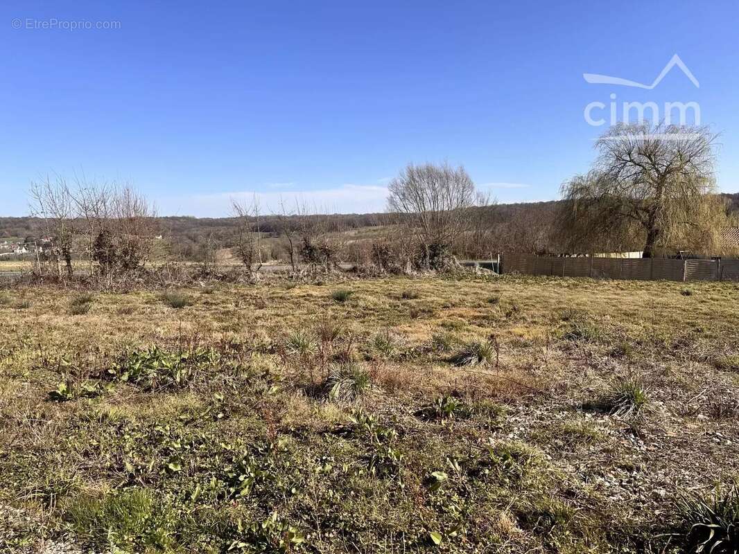Terrain à LIZY-SUR-OURCQ