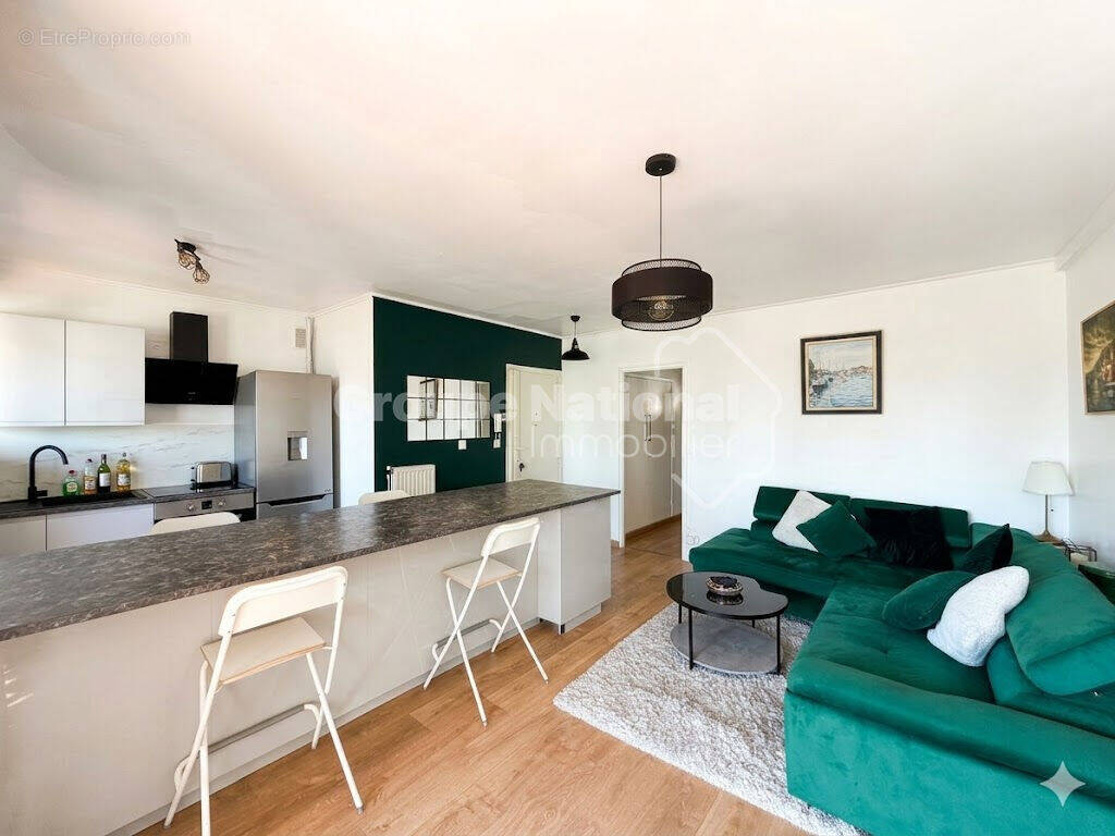 Appartement à MARSEILLE-2E
