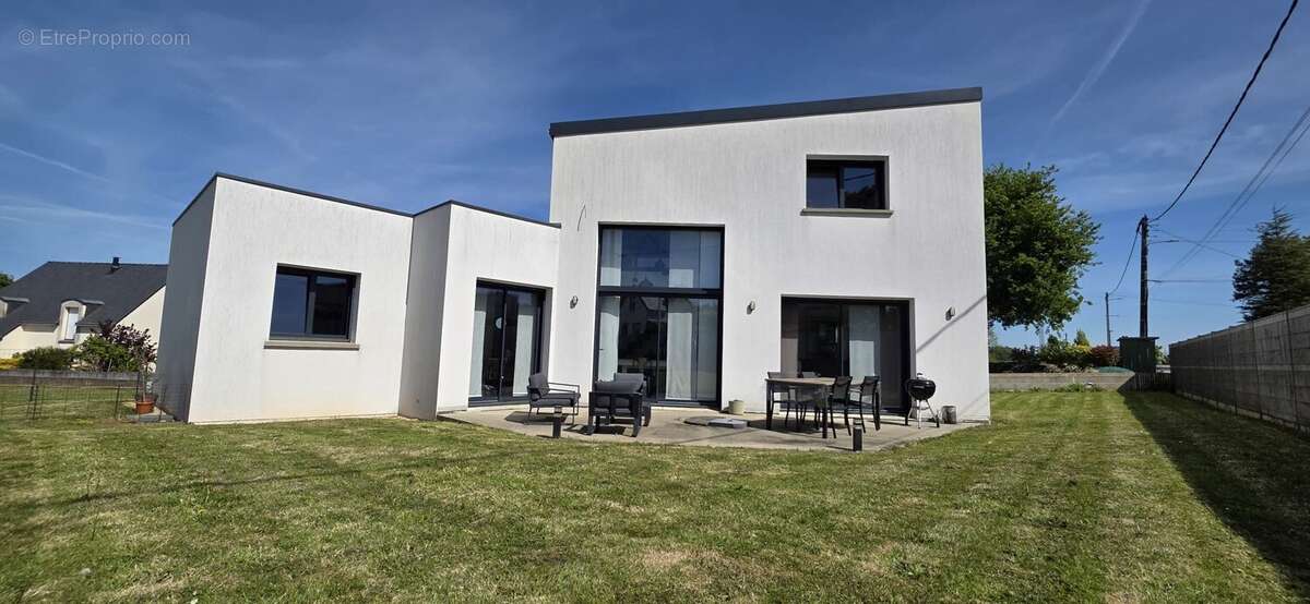 Maison à NOYAL-PONTIVY