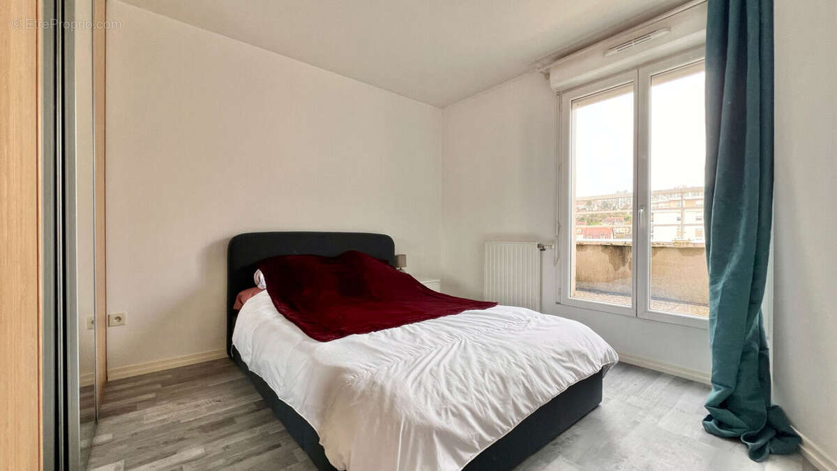 Appartement à CORBEIL-ESSONNES